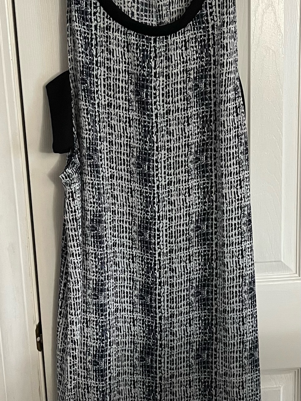 Black and White Patterned Women’s dress